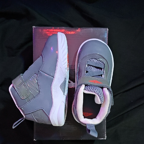 *Brand New* Jordan Melo M8s - Picture 6 of 10